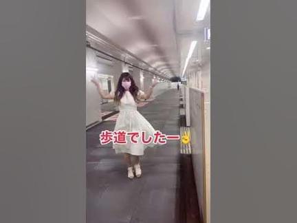 Gái xinh Nhật bản nhảy tự tử ở tàu điện