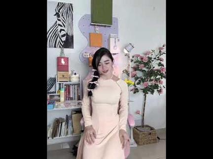 Info gái xinh và áo dài Việt Nam: @tap.hoa.co.giao.huong
